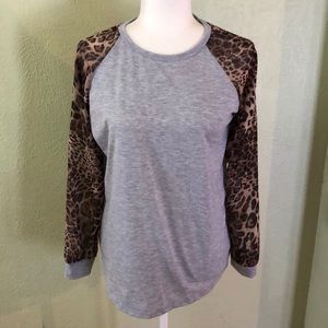 NWOT Leopard Sleeve Tee, size L